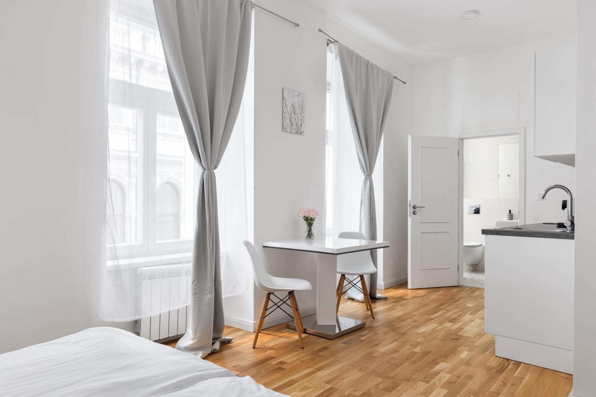 Stay2Gether Beige Nest - Metro Florenc Prague Luaran gambar